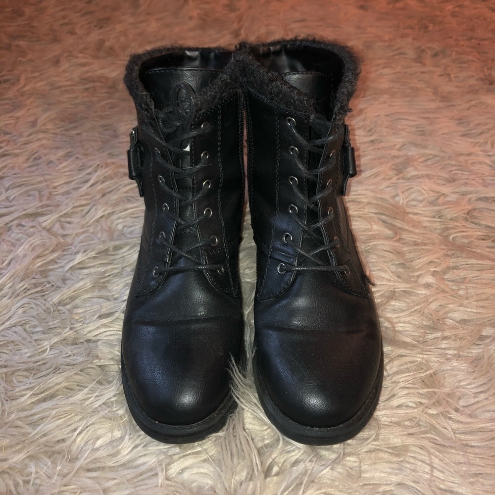 Combat boots
